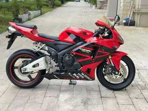 Motocicleta Deportiva <span class=keywords><strong>Honda</strong></span> CBR600 con Motor Refrigerado por Agua, Ideal para Carreras de Alta Velocidad y Entusiastas de la Pista - Product Image 1