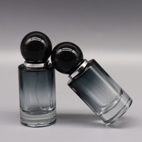 Bouteilles en verre noir dégradé transparent personnalisées bouchon sphérique bouteille de parfum contenant de liquide portable de 30ml avec tête de pulvérisation en argent