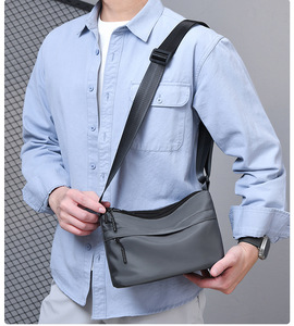 Nouveau sac à bandoulière pour homme en tissu Oxford uni tendance, sac messager minimaliste à grande capacité, imperméable et tendance - Product Image 5