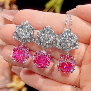 Nouvel ensemble de bijoux en cuivre plaqué or, zircon rouge taille brillant 12 mm, écologique et tendance, pour fêtes, pour acheteurs en gros en Chine - Product Image 3