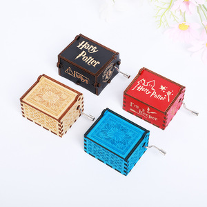<span class=keywords><strong>La</strong></span> Doyee BTS Mini Boîte à Musique de Noël à Manivelle en Bois, Durée Sonore 120 Secondes, Design Chat - Product Image 2
