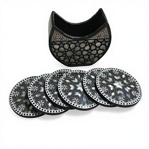 Ensemble de dessous-de-verre modernes en nacre, faits à la main, de luxe, carrés, 4x4 pouces, multicolores, Tradebyd - Product Image 1