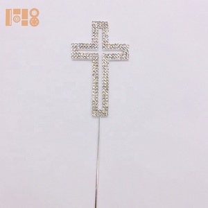 Decorazione per Torta a Forma di Croce Cristiana di Alta Qualità per Battesimi, Matrimoni, Feste e Compleanni - Topper Religioso con Strass - Product Image 2