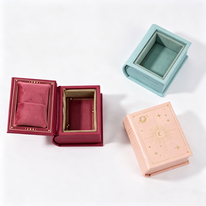 Cajas de joyería de cuero PU con forma de libro, al por mayor, con estampado de estrellas y luna celestiales en dorado, forro de terciopelo, para guardar anillos, collares y pendientes. - Product Image 4
