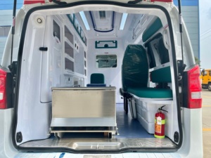<span class=keywords><strong>Ambulance</strong></span> Mercades-Ba Nz, équipée d'un ventilateur et d'équipements de soins intensifs, pour usage hospitalier uniquement. - Product Image 5
