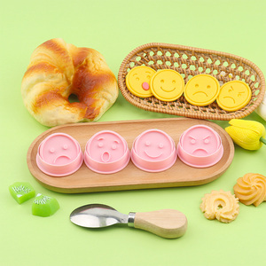 Stampo per Biscotti in Plastica Ecologica Serie Smiley Face, Pressa 3D per Biscotti e Torte con Stampa Fai-da-Te di Cartoni Animati Arrabbiati, Tristi e Sorpresi - Product Image 1