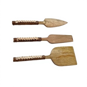 Dernier modèle Ensemble de 3 couteaux à fromage en bois Meilleur vendeur Couteaux à fromage faits à la main avec manche en osier Vaisselle Fourchette Couteau à tartiner - Product Image 1