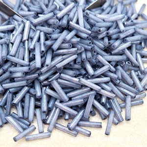 Perline di Vetro Indiane Perlin, Perline a Tubo da 6mm, 3300 Pezzi (Rosso e Argento) per Penne Decorate, Prodotte in Cina - Product Image 5