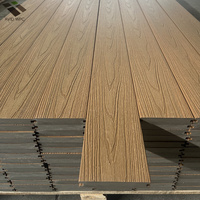 Planches de terrasse en bois composite WPC solides à texture bois naturel pour extérieur