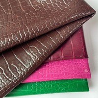 Cuir PVC à motif crocodile brillant et coloré, surface haute brillance, avec fond en tissu bouclé, matériau décoratif pour bagages, vente en gros