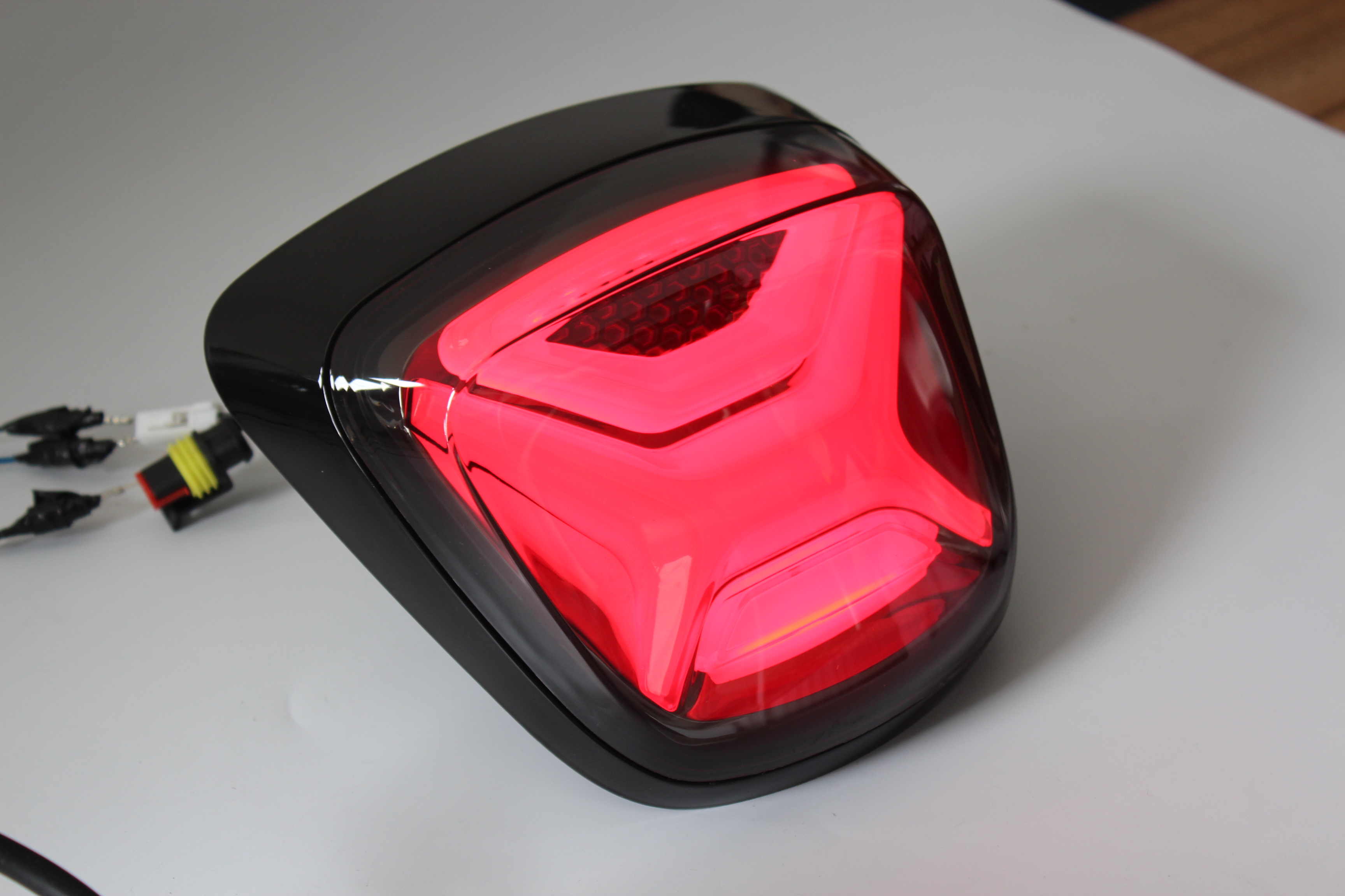 สีดำเงา