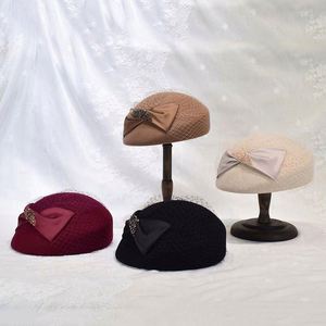 Béret en feutre de laine avec nœud papillon, décoration mode pour femme, personnalisé, 100% feutre de laine, chapeau pour femme - Product Image 1