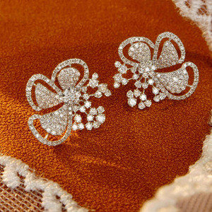 Orecchini a Perno con Micro Incastonatura di Zirconi a Forma Floreale, Stile Pastorale, Gioielli Trendy per Donne - Product Image 1