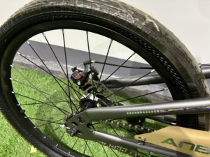 Bicicleta de montaña para niños de acero de alto carbono Nuevo modelo de estudiante con freno de disco para niños - Product Image 4