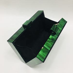 กระเป๋าคลัทช์อะคริลิคสีเขียวแบบกำหนดเองปี 2022 สำหรับผู้หญิง กระเป๋าถือสำหรับงานปาร์ตี้ กระเป๋าคลัทช์เรซิ่นอะคริลิคสำหรับงานกลางคืน - Product Image 5