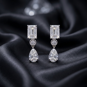 Pendientes de Oro Premium con Diamante Solitario de Corte Brillante Redondo, Joyería Fina de Diseño Elegante y Moderno para Novias, Bodas y Fiestas - Product Image 3