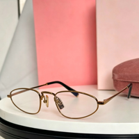 Lunettes de soleil de haute qualité, monture carrée légère, colorées, tendance, avec verres dégradés, monture en métal doré, UV400, pour femmes et hommes