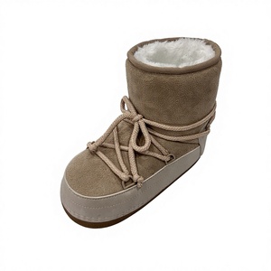 Bottes d'hiver unisexes en daim beige avec doublure en fourrure, fermeture à lacets, chaudes, antidérapantes, pour femmes, hommes et <span class=keywords><strong>enfants</strong></span> - Product Image 1