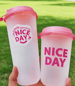 Copos Plásticos Descartáveis Personalizados com Logo Tampa Transparente em Forma de U 6/8/9/16/24/32oz Copos Foscos de Parede Única para Sobremesa Café para Chá com Leite - Product Image 3