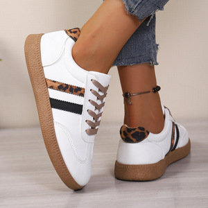 Nouvelles baskets coréennes respirantes à lacets Xuanhui pour <span class=keywords><strong>femme</strong></span> – Confort et légèreté pour la marche et le sport (printemps-été) - Product Image 4