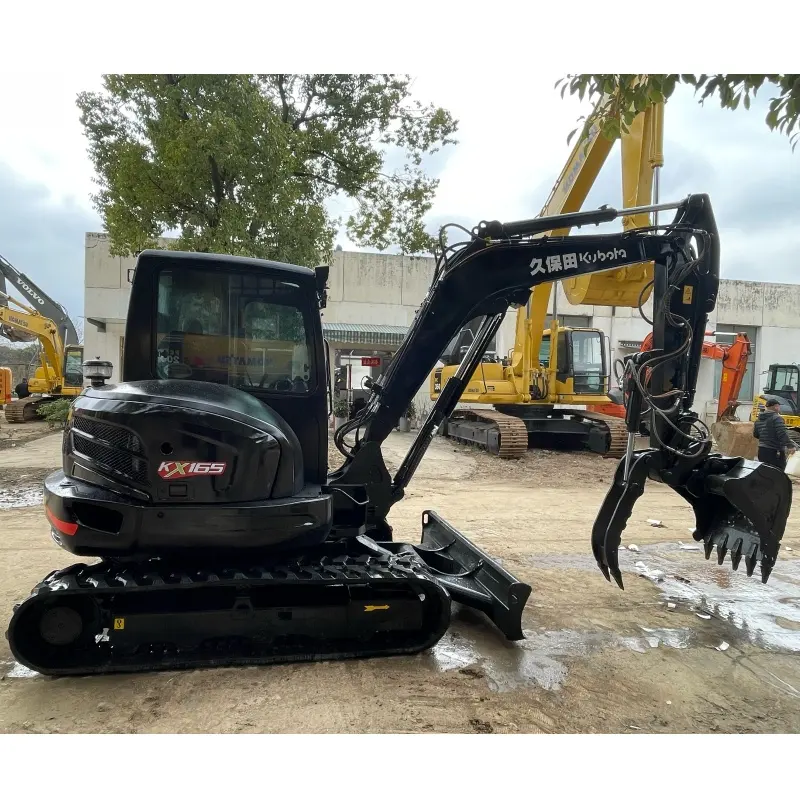 Mini excavatrice noire Kubota kx165 d'occasion à haut rendement Machine de construction de bâtiments de 5.5 tonnes à VENDRE