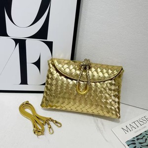 Nouveau style 2026 : Sac <span class=keywords><strong>de</strong></span> soirée en PU tressé, sac enveloppe à rabat, sac à bandoulière/travers tendance tissé à la main avec une seule sangle - Product Image 2