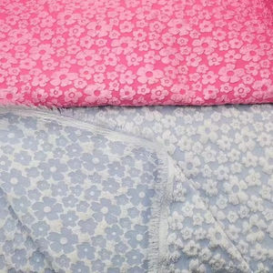 Moda de fábrica 100% poliéster T800 tela Jacquard pequeño patrón de flores 3D para salida de ropa - Product Image 6