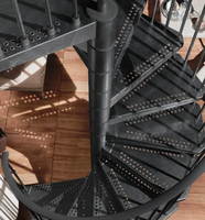 Escalier en spirale en acier galvanisé avec marches en bois, design en arc, escalier hélicoïdal avec marches en bois