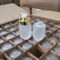 Bouteille en verre en forme d'oeuf de luxe 10ml 30ml 50ml pompe givrée transparente crème pour le visage parfum sérum huile essentielle diffuseur d'emballage de luxe
