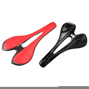 <span class=keywords><strong>Selle</strong></span> <span class=keywords><strong>de</strong></span> vélo confortable en cuir <span class=keywords><strong>et</strong></span> fibre <span class=keywords><strong>de</strong></span> carbone pour VTT <span class=keywords><strong>et</strong></span> vélo <span class=keywords><strong>de</strong></span> route, avec ventilation simple, toutes saisons - Product Image 4