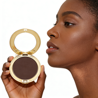 Poudre compacte correctrice blanchissante et illuminatrice longue tenue, résistante à l'eau, avec miroir et houppette