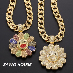 Collar con Colgante de Girasol con Diamantes Mossinate Elegantes en Oferta, para Mujer y Ocasiones Especiales, Disponible como Regalo a Precio de Fábrica - Product Image 2
