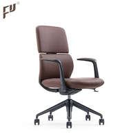 Chaise de bureau exécutive moderne FURICCO, dossier moyen, cuir PU, base en aluminium, structure en bois massif, roulettes pivotantes, BIFMA