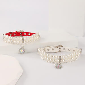 Conjunto de correa de cuello de cuero para perros y gatos pequeños, colgante con cuentas de alambre de acero, estilo Simple, patrón sólido acolchado para la comodidad de las mascotas - Product Image 4