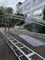 Système de scène en treillis en alliage d'aluminium Youngstage G29 de haute qualité, installation rapide, capacité de charge de 2000 kg pour les concerts, les événements en plein air