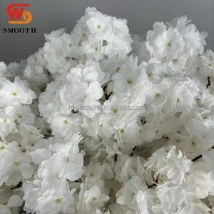 ดอกไม้ประดิษฐ์สีขาวล้วนสำหรับจัดโต๊ะงานอีเว้นท์  ดอกซากุระสีขาวบริสุทธิ์ทรงกลมสำหรับงานแต่งงาน - Product Image 5