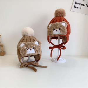 Sombrero protector de orejas de punto con pompón de otoño e <span class=keywords><strong>invierno</strong></span> para bebés en estilo de oso lindo de doble capa para mantener el calor - Product Image 3