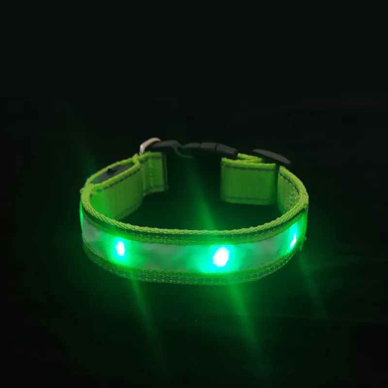 Personalizado New Nylon LED Pet Dog Collar Noite Segurança Piscando Brilho No Escuro Dog Leash Cães Coleiras Fluorescentes Luminosas