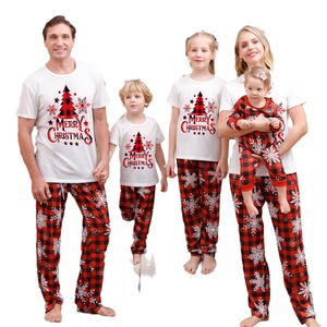 Imitar Algodão Short Sleeve Pijama Set Nova Moda Família Monogrammed para a Primavera para Pais Crianças Home Wear com Árvore de Natal - Product Image 1