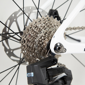 จักรยานเสือหมอบ Eds R15 รุ่น<span class=keywords><strong>ใหม่</strong></span><span class=keywords><strong>ล่าสุด</strong></span> อัพเกรด 700c คาร์บอนไฟเบอร์ คุณภาพสูง 24 สปีด ล้อคาร์บอนไฟเบอร์ พร้อมดิสก์เบรกไร้สาย Di2 - Product Image 6