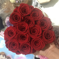 Cadeau pour la fête des mères, la Saint-Valentin, la remise des diplômes, Noël, Thanksgiving, roses éternelles préservées dans une boîte à fleurs en acrylique en forme de cœur