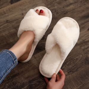 Chaussons d'intérieur moelleux pour femmes Mao Mao avec semelle extérieure <span class=keywords><strong>en</strong></span> EVA, style <span class=keywords><strong>fourrure</strong></span>, pour la saison hivernale, usage domestique et tendance - Product Image 1