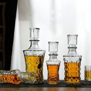 Bouteilles en verre carrées en gros pour spiritueux étrangers, vin rouge, whisky, <span class=keywords><strong>vodka</strong></span> transparente et vin de fruits – Stockage - Product Image 4