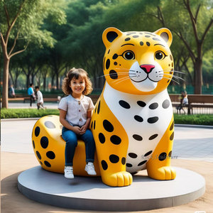 Panchine in Resina per Bambini a Forma di Tigre, Scultura Creativa in Fibra di Vetro per Esterni - Product Image 1