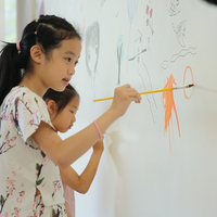 Peinture pour tableau blanc effaçable à sec à base d'eau UCI, faible odeur et faible teneur en COV, fabriquée dans le Guangdong pour une utilisation au bureau, en classe, dans la chambre ou la salle de jeux