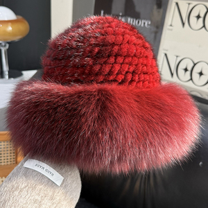 Fournisseur direct d'usine Chapeau en vison véritable tissé pour femmes Décoration en fourrure <span class=keywords><strong>de</strong></span> renard Hiver Convient aux loisirs Chapeau seau en fourrure d'extérieur - Product Image 1