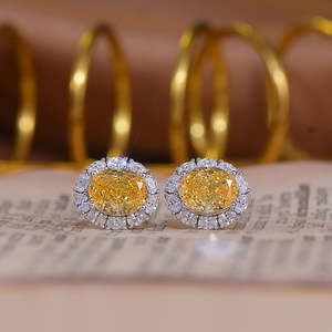 Pendientes Rectos Ovalados de Plata Amarilla de Ley 925 Chapados en Oro de 14K y 10K de 8x10mm - Product Image 2