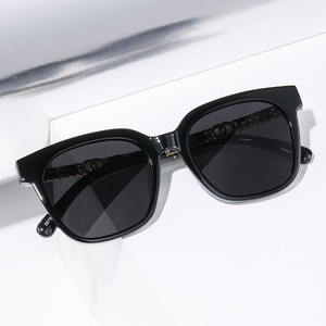 Gafas de Sol Polarizadas Ks 3875 para Mujer, Montura Grande Negra de PC, Lentes TAC con Protección UV400, Gafas de Moda para Exteriores - Product Image 1