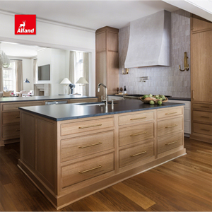 सफेद ओक हार्डवुड द्वारा सरल और क्लैटर-मुक्त फ्लैटेड रसोई कैबिनेट में इनसेट स्लिम शेकर के साथ विवरण और डोवेटेल ड्रॉअर - Product Image 4