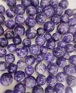 Boule de cristal d'améthyste la plus vendue pour la méditation, la guérison des chakras et le développement de l'intuition, disponible à bon prix - Product Image 6